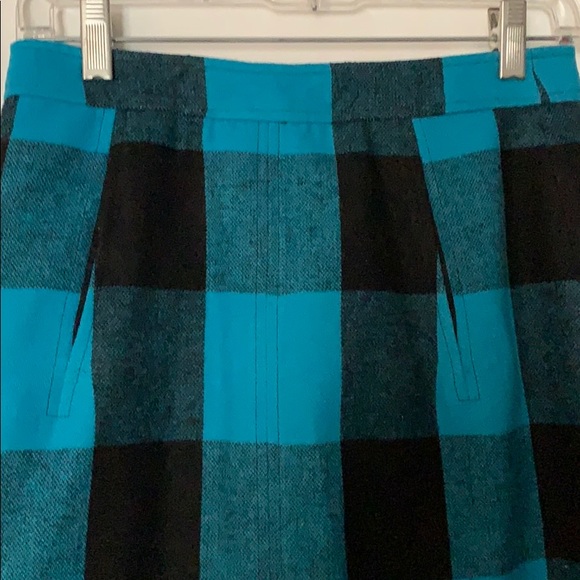 Banana Republic teal and black mini skirt. - Picture 2 of 3